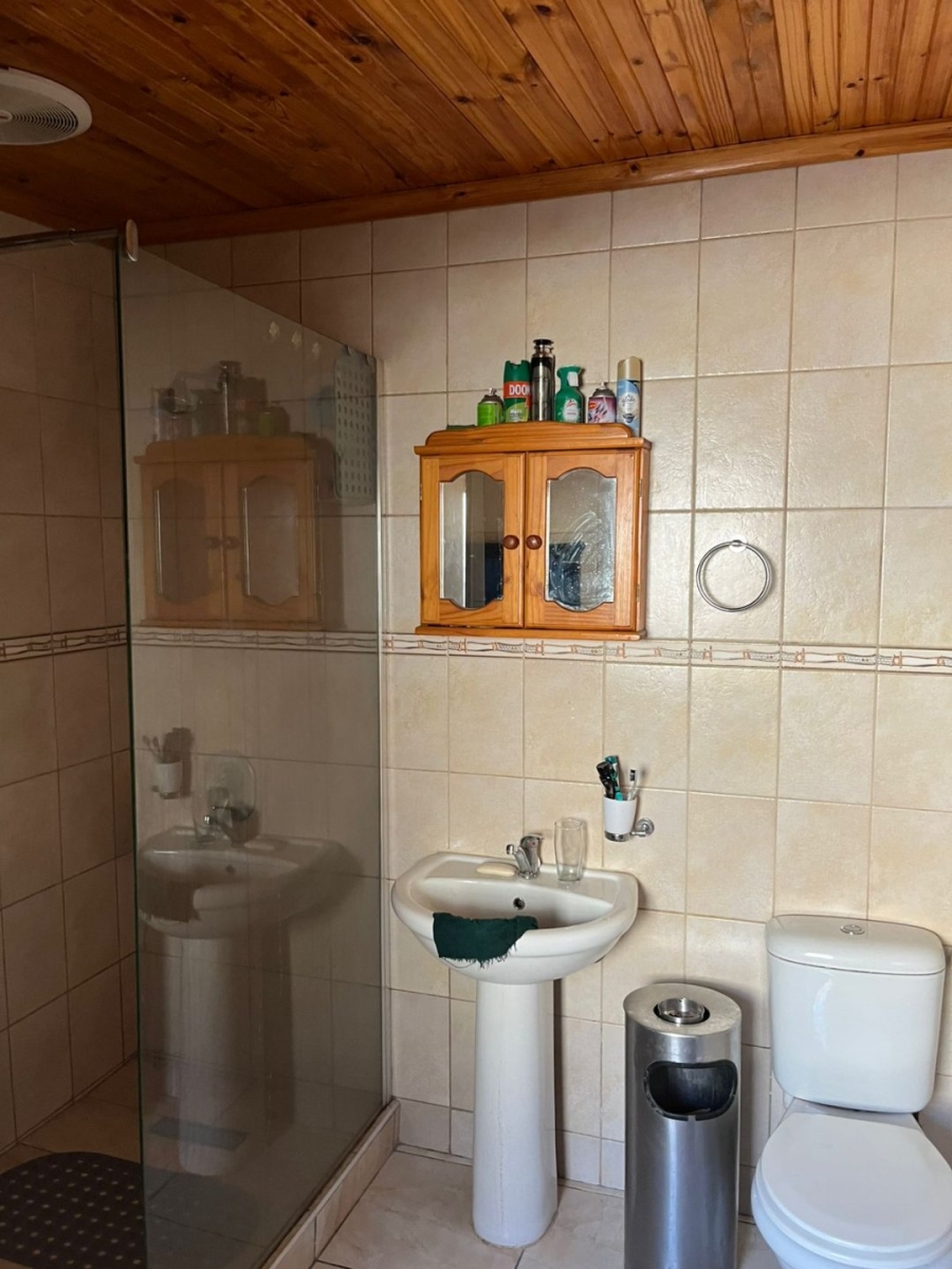 4 Bedroom Property for Sale in Heuwelkruin Eastern Cape